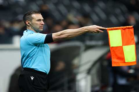 Arsenal vs Man City delayed as assistant referee is forced to drop out at last minute and replaced..