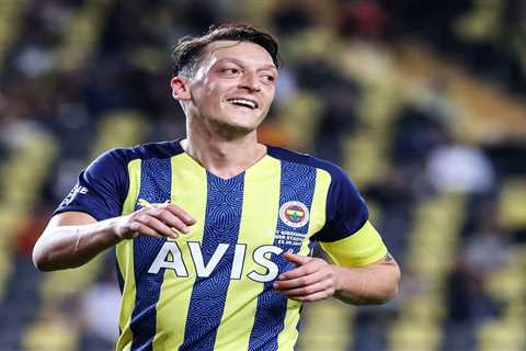 Ex-Arsenal ace Ozil ‘wants to buy £1m Turkish club Corum FK’ after investing in Necaxa with Eva..
