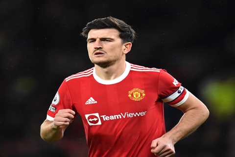 Man Utd should STRIP Harry Maguire of captaincy and give it to the one player everyone respects,..