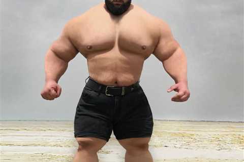 ‘Iranian Hulk’ Sajad Gharibi called out by monstrous Brazilian counterpart for combined 44 STONE..