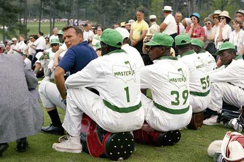 Remember when: Why Augusta National stopped using club caddies at the Masters