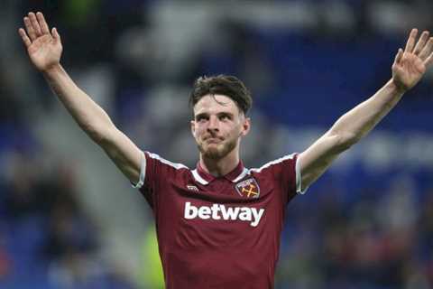 Declan Rice hands Chelsea and Man Utd transfer lifeline by rejecting new deal