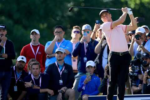 Justin Thomas’ iconic moment? A club twirl and shot for the ages.