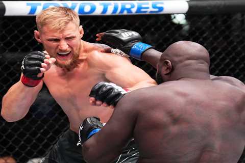 UFC star Alexander Volkov BOOED by fans after sending ‘best wishes to Moscow’ after beating..