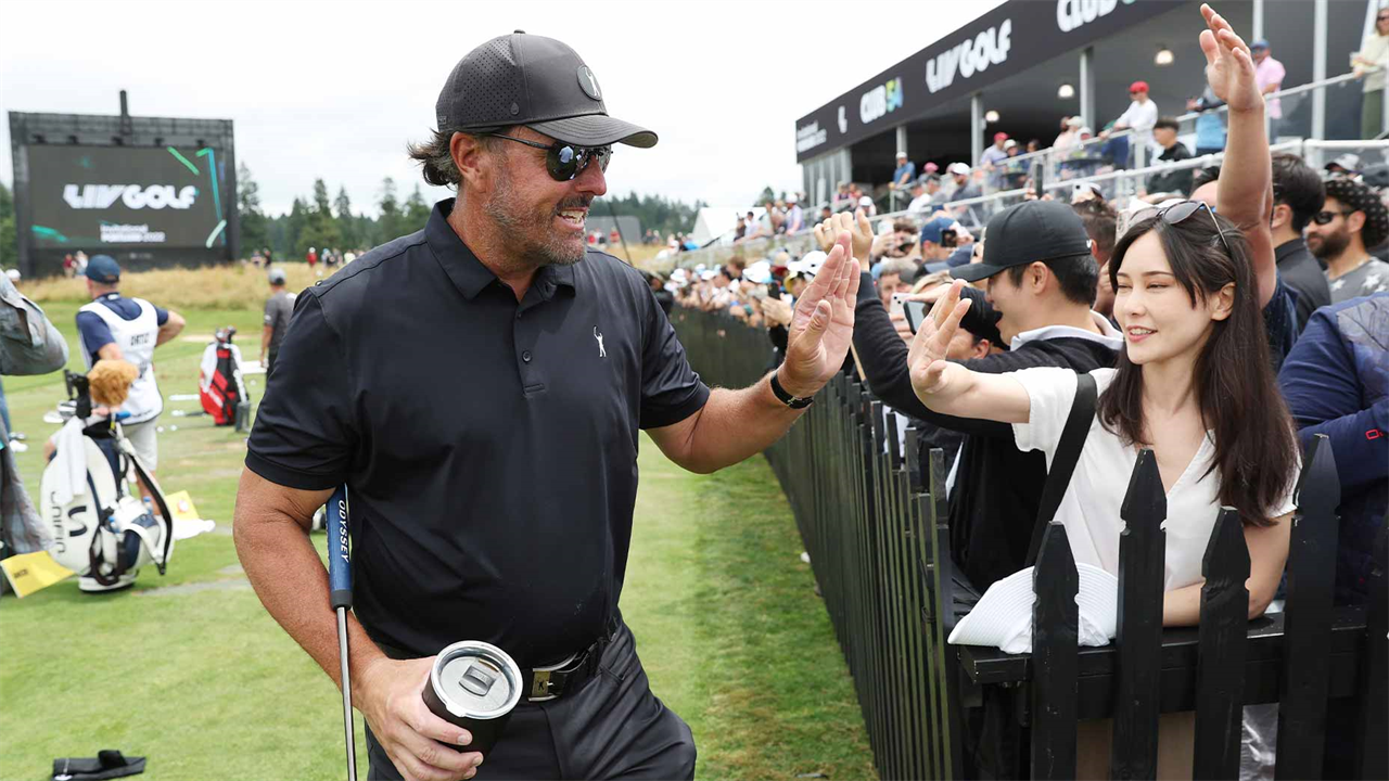 Poll: Phil Mickelson's popularity droops, LIV Golf struggles to gain foothold with golf fans