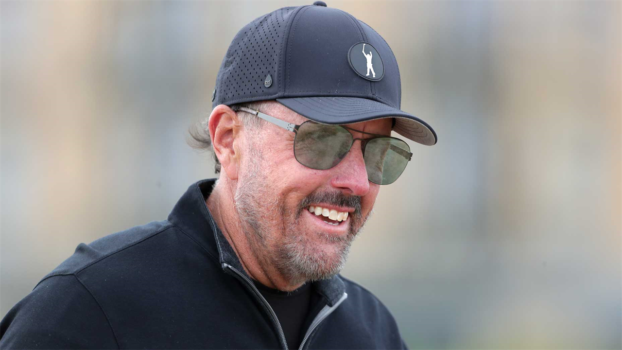 Phil Mickelson's t-shirt raises age-old golf question: What's the dress code?