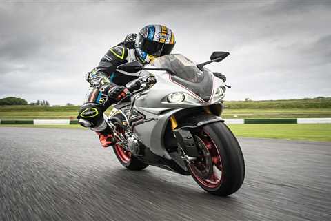 Norton Returns! A Review of the V4SV Superbike