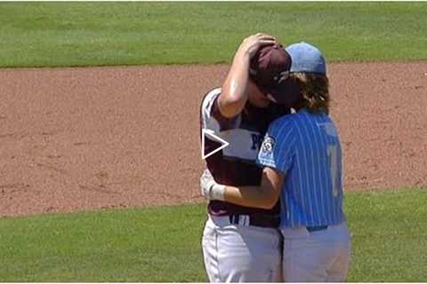 Little Leaguer consoles pitcher after getting hit in the head ❤️