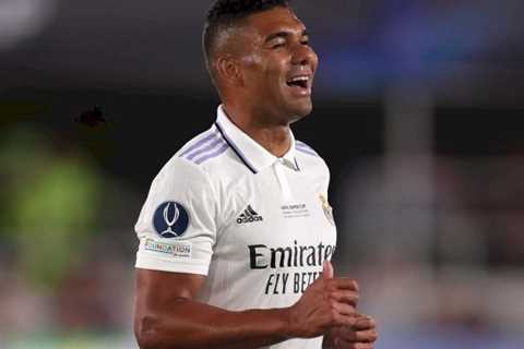 Casemiro: Manchester United close in on €60m transfer for Real Madrid midfielder