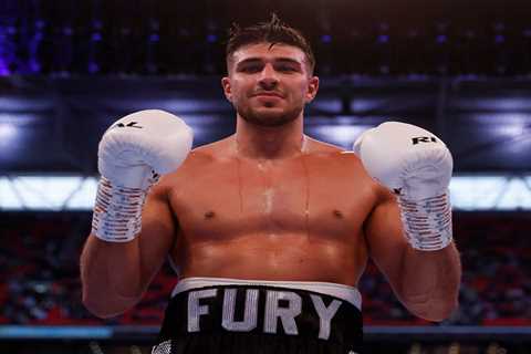 Tommy Fury offers to fight Jake Paul NEXT after October announcement – but YouTuber is not impressed