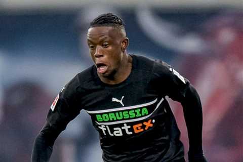 Denis Zakaria arrives for Chelsea medical to complete quickfire deadline day loan move