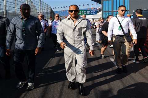 Fans all say same thing as Lewis Hamilton arrives for Dutch GP qualifying wearing brilliant jumpsuit