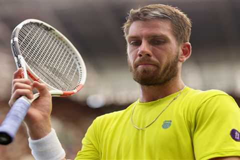 Brit No1 Cameron Norrie smashes racket as he crashes out of US Open after straight-sets last 16..