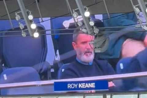 Roy Keane booed by crowd as face flashes up on the big screen at NFL London