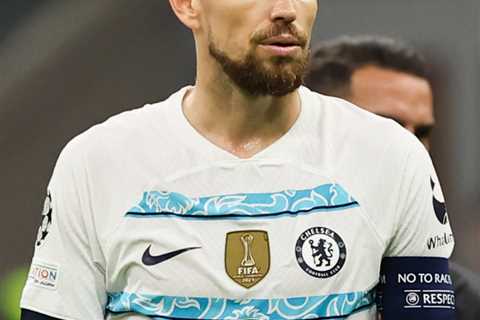 Composed Jorginho nets penalty for Chelsea despite having LASER PEN shone in his eye by AC Milan..