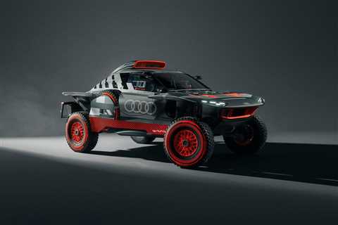 Audi reveals weight-saving measures for heavy Dakar challenger