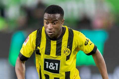 Chelsea transfer target Youssoufa Moukoko hits back at reports over Borussia Dortmund contract snub