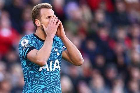 Brentford fans chant to Harry Kane, World Cup penalty miss for England, you let your country down,..