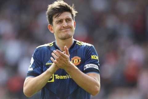 Report: Maguire close to ending Man Utd nightmare as Premier League side line up loan offer