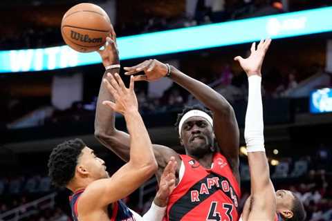 Siakam puts All-Star snub behind him, helps Raptors beat Rockets