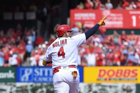 Cardinals Fan Points Out Interesting Yadier Molina Fact