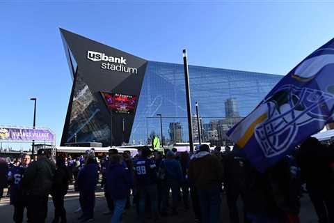 Fans React To Vikings’ $280 Million Dollar Stadium Maintenance Report