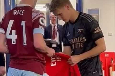 Arsenal fans ALL say the same thing as Declan Rice spotted asking Martin Odegaard for his autograph ..