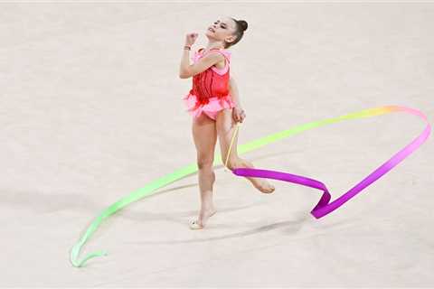 Nikolova pips world champion Raffaeli at Rhythmic Gymnastics World Cup in Baku