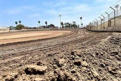 Bryant Bell Conquers Ventura Raceway With Western Midget Racing