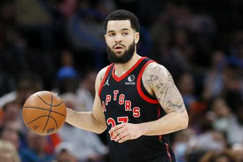 Free agent Fred VanVleet lands with Rockets for 3 years, $130M