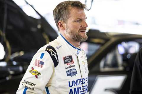 Kenny Wallace claims Dale Jr. missed out on a Cup title due to problems with Dale Sr.’s third wife