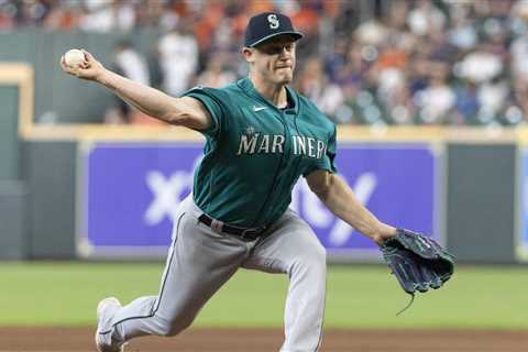 Mariners Deal Sewald, Pollock in Pair of Trades With NL West Contenders