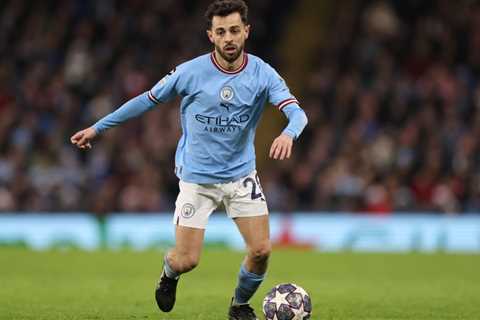 Xavi pressing hard for Barcelona to sign Manchester City duo – report