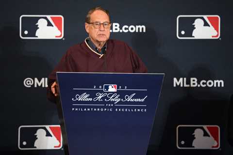 Reinsdorf: No Intention To Sell White Sox