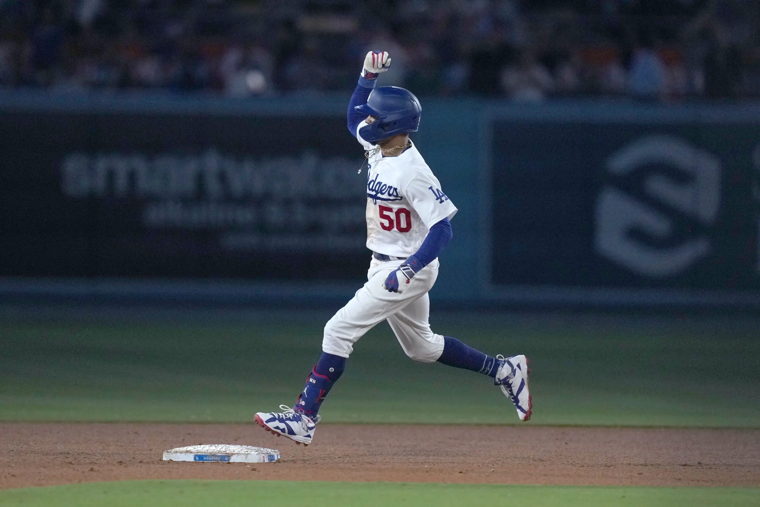 Dodgers News: Mookie Betts Wins NL Player of the Month Award After Dominant August