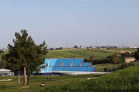 How many people does the first tee grandstand at the Ryder Cup hold? Marco Simone Golf Club hosts..