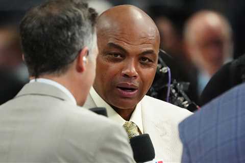 Charles Barkley Had One Harsh Word to Describe the Warriors After Blowing 24-Point Lead vs. Kings