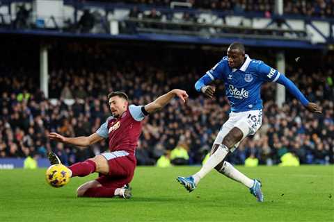 Everton hit with injury blow as trio remain doubts for FA Cup clash