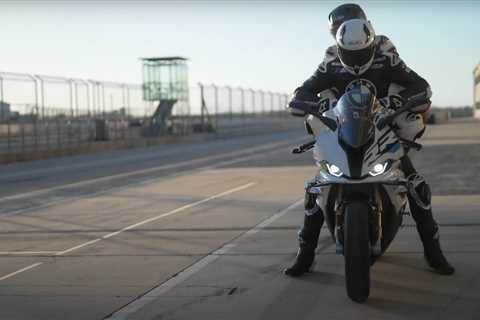 I Hit 170 MPH Riding Shotgun With a Pro Motorcycle Racer at COTA