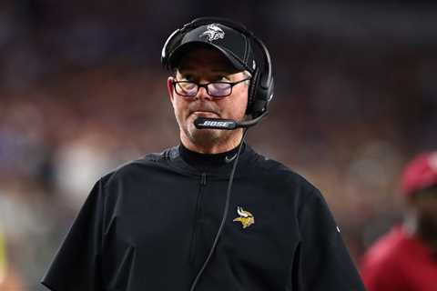 Dallas Cowboys fanbase rates Mike Zimmer over Dan Quinn for defense