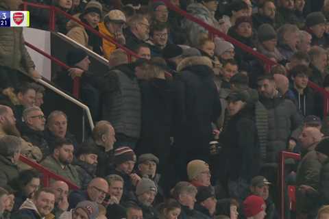 Sheffield United Fans Leave Stadium Early as Team Falls to Arsenal