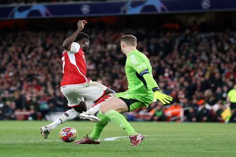 Arsenal's Bukayo Saka Expresses Frustration After Denied Penalty in Bayern Munich Clash