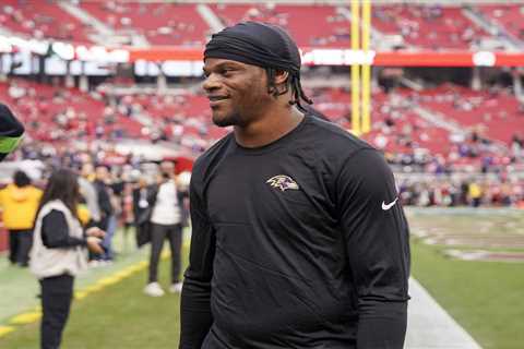 Lamar Jackson Shows Off Speed Playing Flag Football