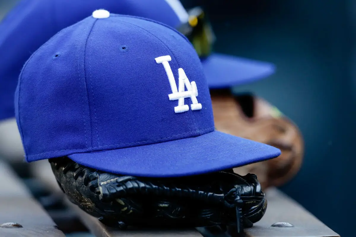 Dodgers Sign Asian Outfielder as International Free Agent: Report