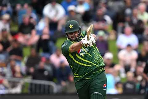 Azam Khan faces fans’ wrath after prolonged wretched form