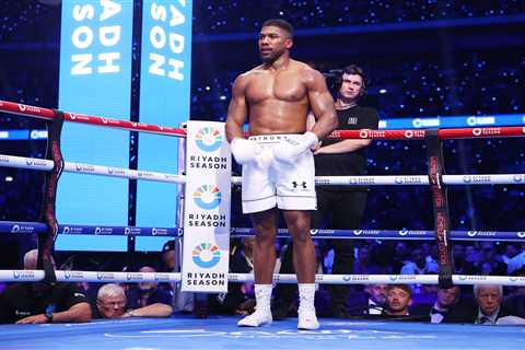 Boxer Challenges Anthony Joshua Despite Weight Difference