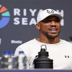 Anthony Joshua Shares Brief Reaction to Tyson Fury's Loss to Oleksandr Usyk