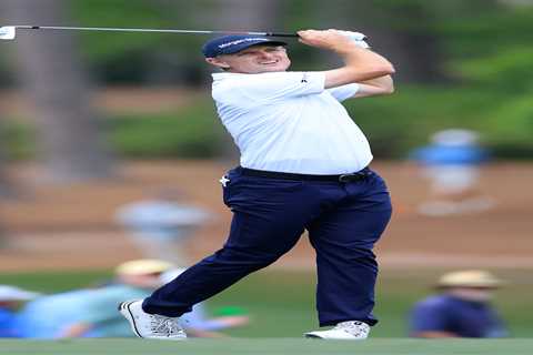 ‘Normal stuff…’ – Fans spot Justin Rose rubbing hands on grass at Masters on live TV coverage for..