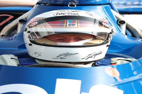 Schumacher Signs Helmet After 12 Years: Teammate Sees Hope F1 Legend is On the Mend