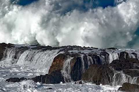 Dangerous Waves Sharks Cove North Shore Hawaii 2Days Before Eddie Aikau Big Wave Surf Contest Waimea